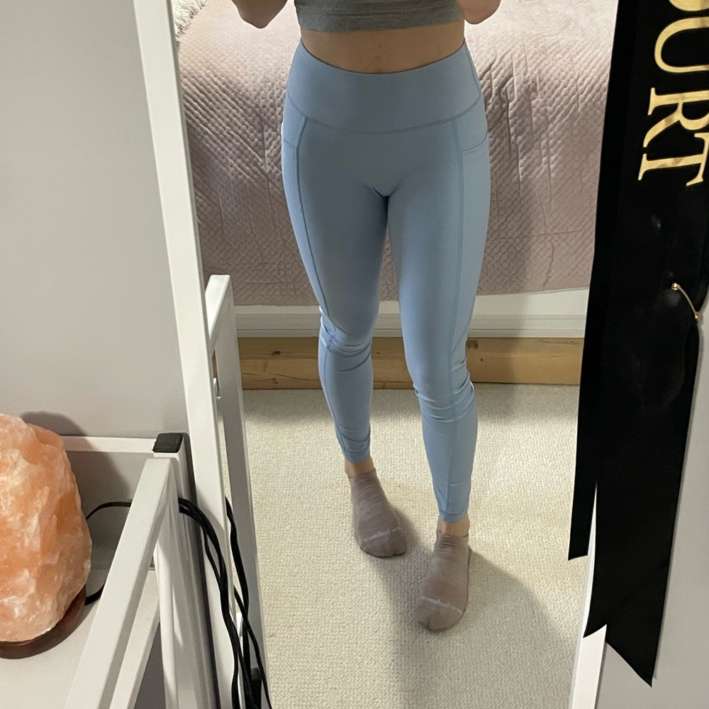 Baby blue athletic scrunch leggings